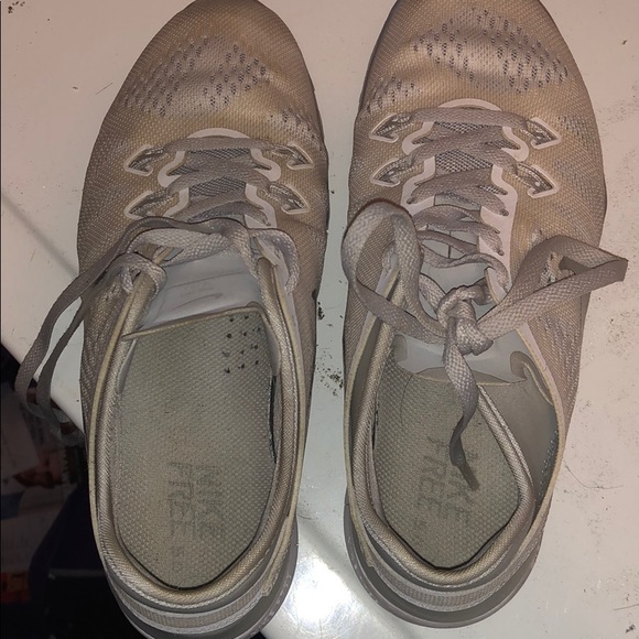 nike free sneakers - Picture 1 of 3